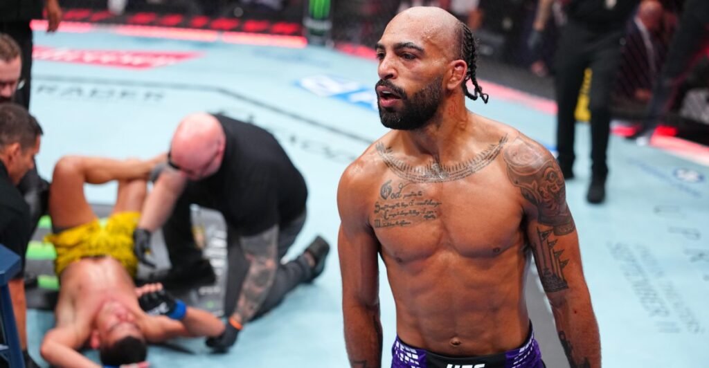 UFC 330 video: Charles Johnson snatches rare Scottish twister to tap out Eduardo Chapolin