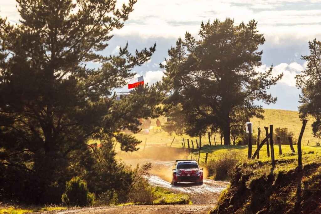 Solberg stars on drying stages to extend lead over Evans