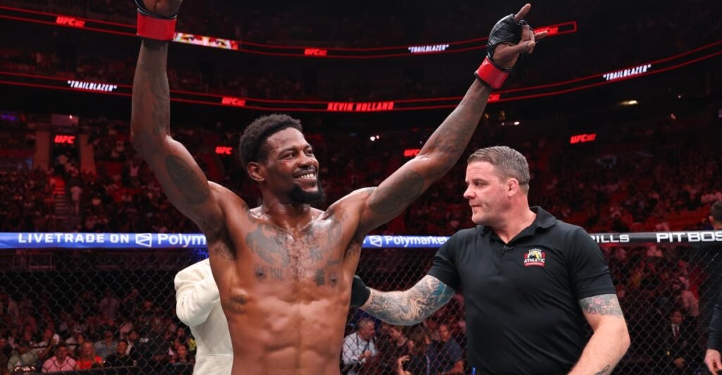 Kevin Holland argues fighters spend too much time complaining about referees: ‘There’s no reason to bitch and complain’