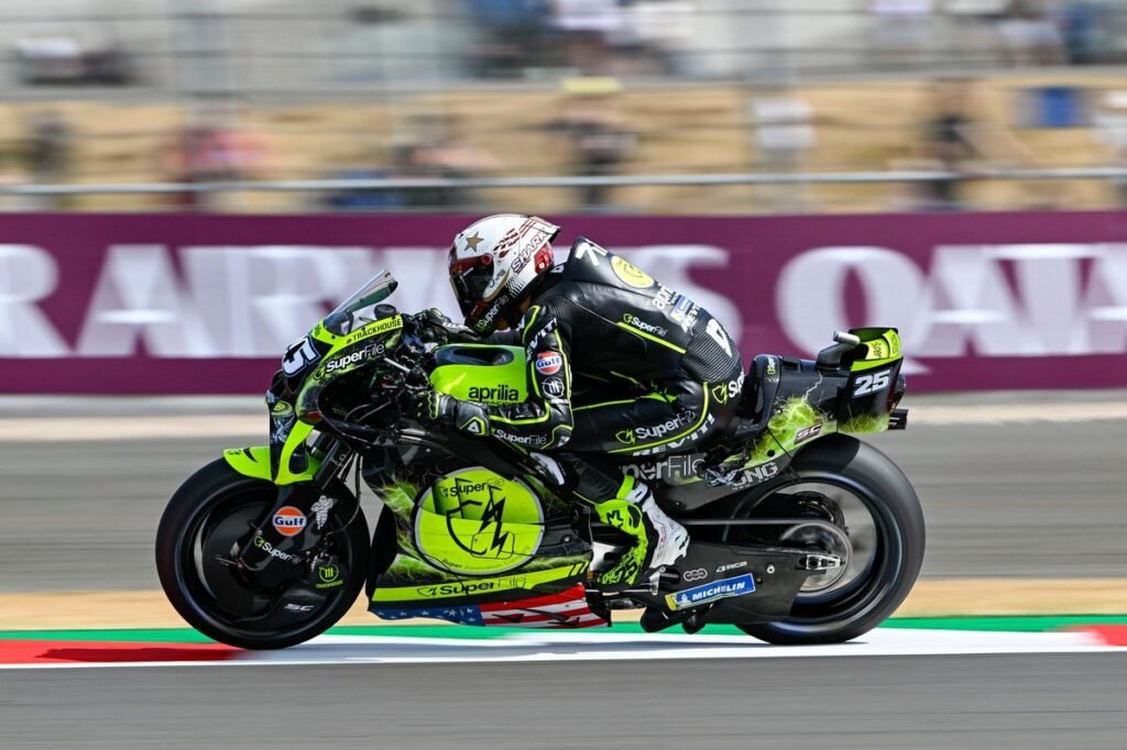 Fernandez takes dominant win, Martin extends points lead