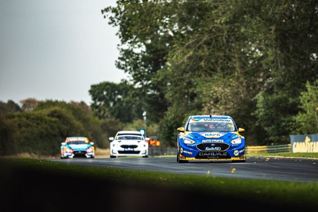 Sublime Sutton wins on hard tyres
