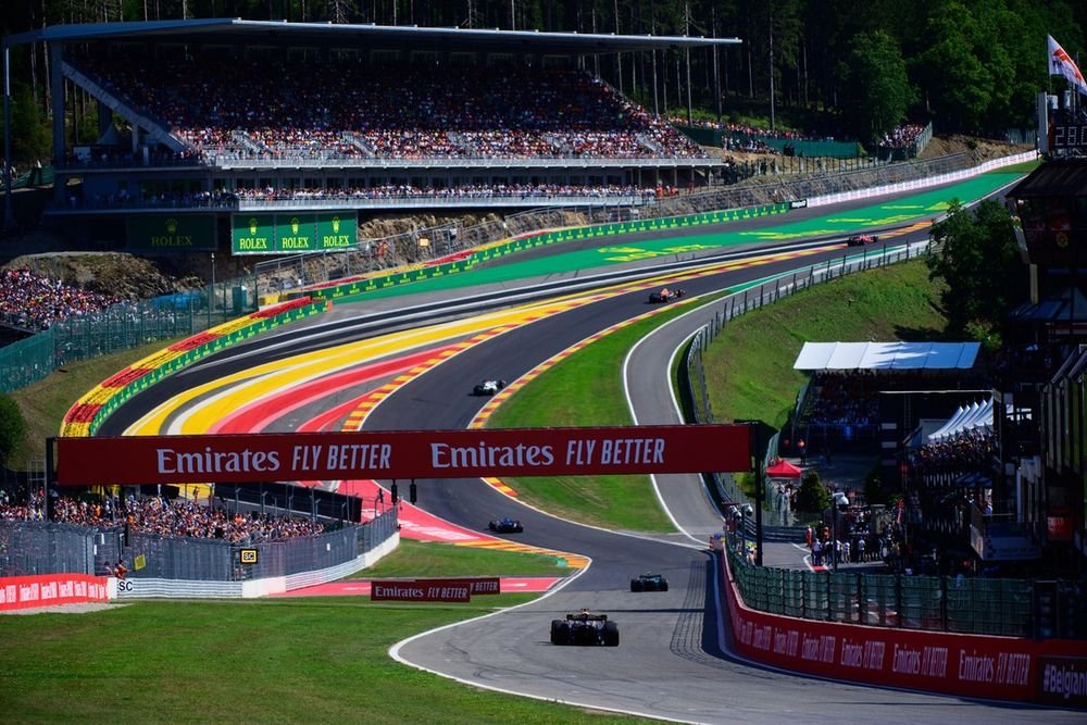 Eau Rouge track action