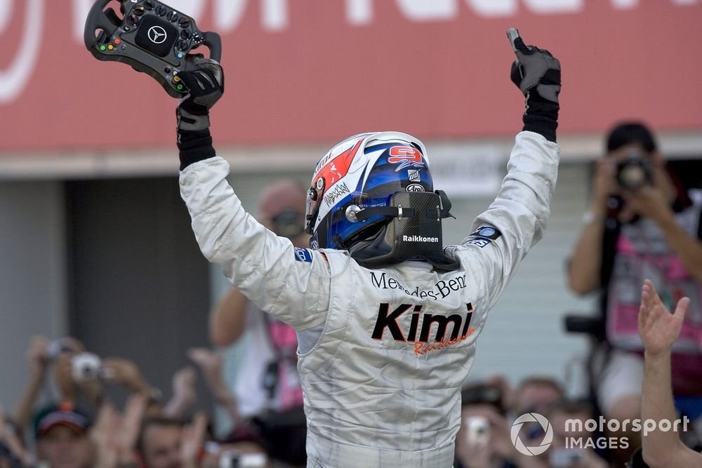 Race winner Kimi Raikkonen, McLaren