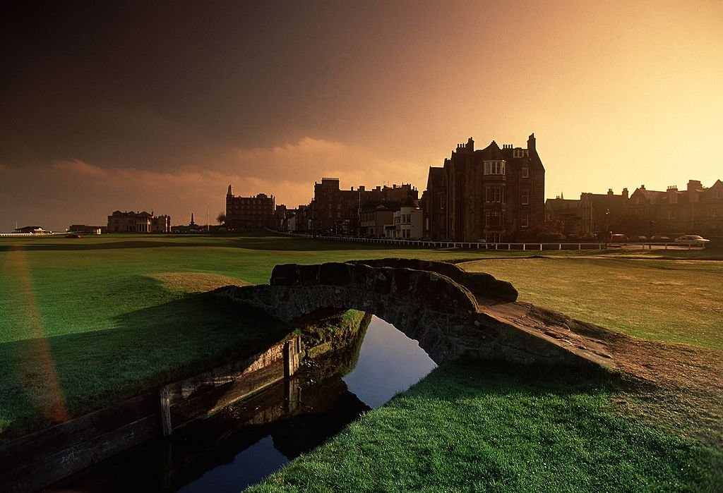 Scotland’s Top Golf Courses and Nearby Private Airports