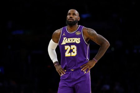 LeBron James ruled out vs. Pelicans with foot injury with Lakers set to play back-to-back days