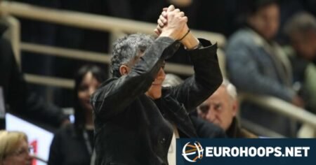 Οι υψωμένες γροθιές του Μυστακίδη: “Δεν πήρα τον ΠΑΟΚ για εμένα, αλλά για τους φιλάθλους και τους παίκτες”