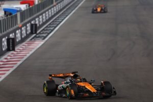 What McLaren was thinking with “discussed” Piastri pass on Norris in Abu Dhabi GP
