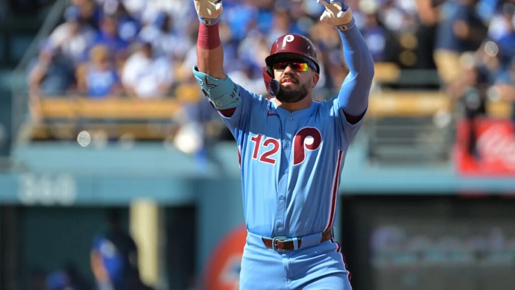 Reports: Phillies re-sign Kyle Schwarber to five-year, $150 million deal