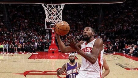 Durant hits 31,000-point mark as Rockets beat Suns