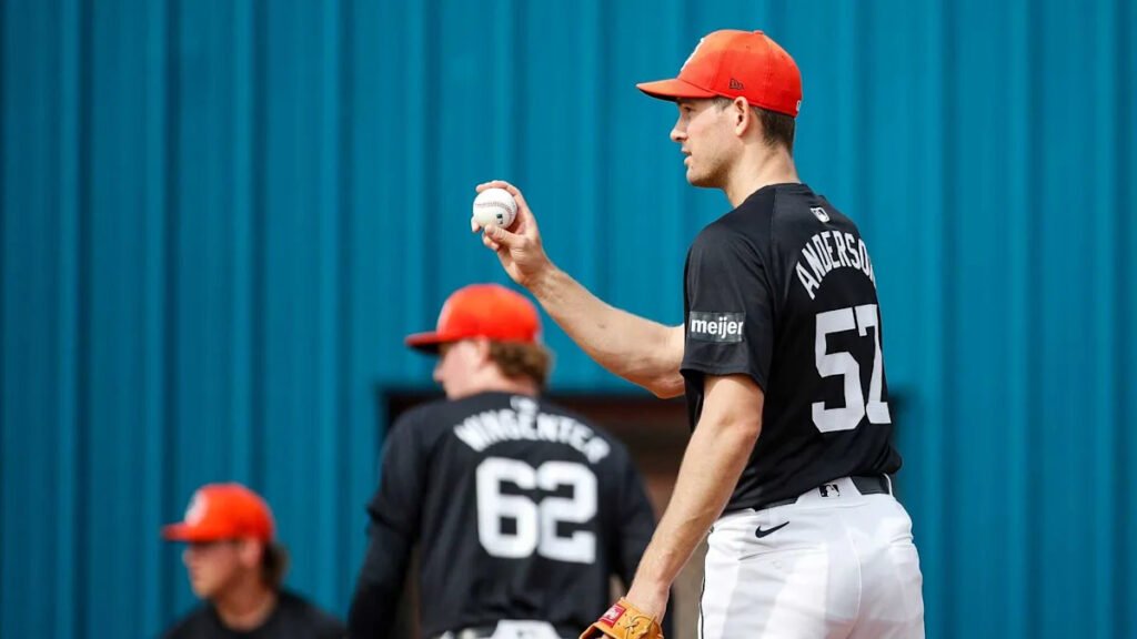 Right-hander Drew Anderson and Detroit Tigers agree to 1-year, $7 million contract