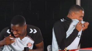 Sunderland stars can’t stop laughing at Alexander Isak jibe by cheeky fan who had heart surgery