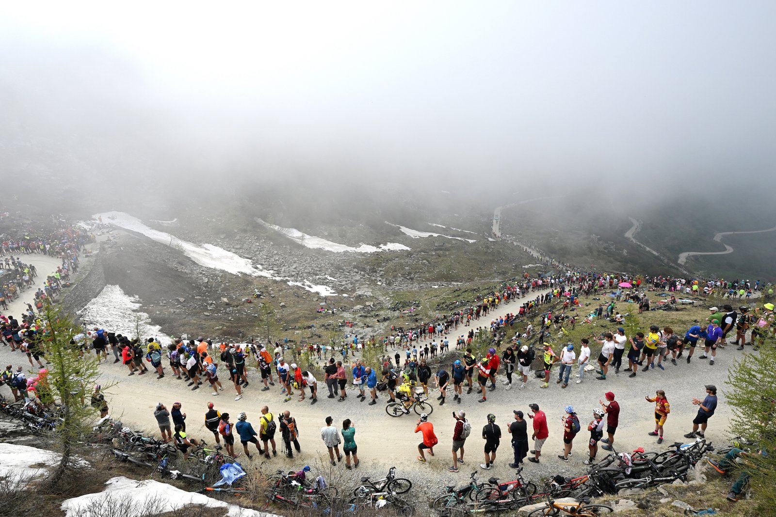Simon Yates on the Colle dell Finestre