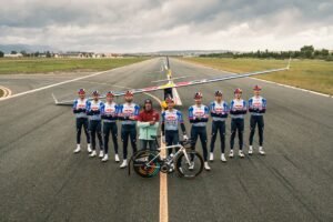 ‘Absolutely history-making’ – How nine pro cyclists managed to tow a plane to take-off