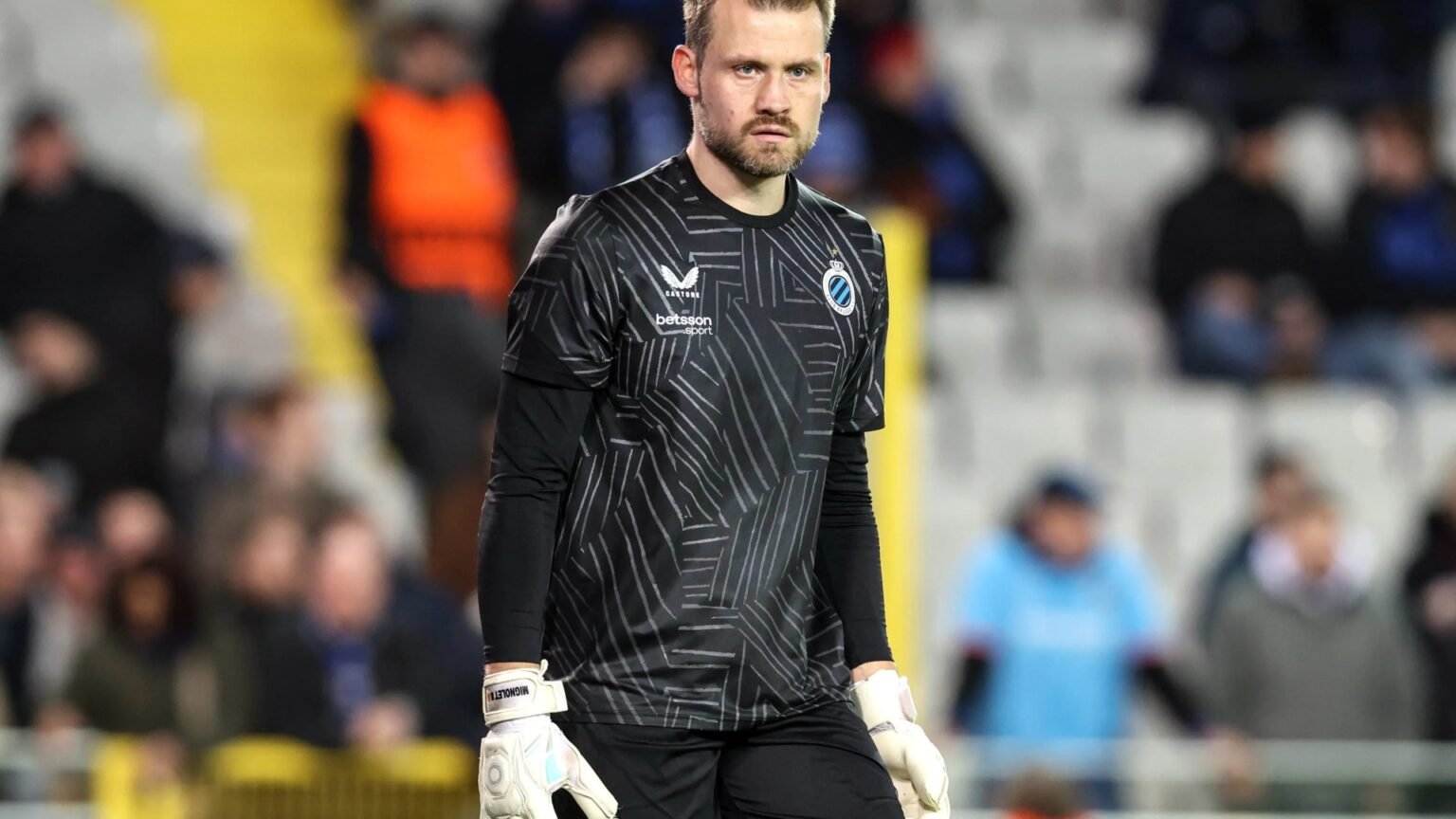 Ex-Liverpool star forced to pull out of facing Arsenal in Champions League after getting injured in warm-up