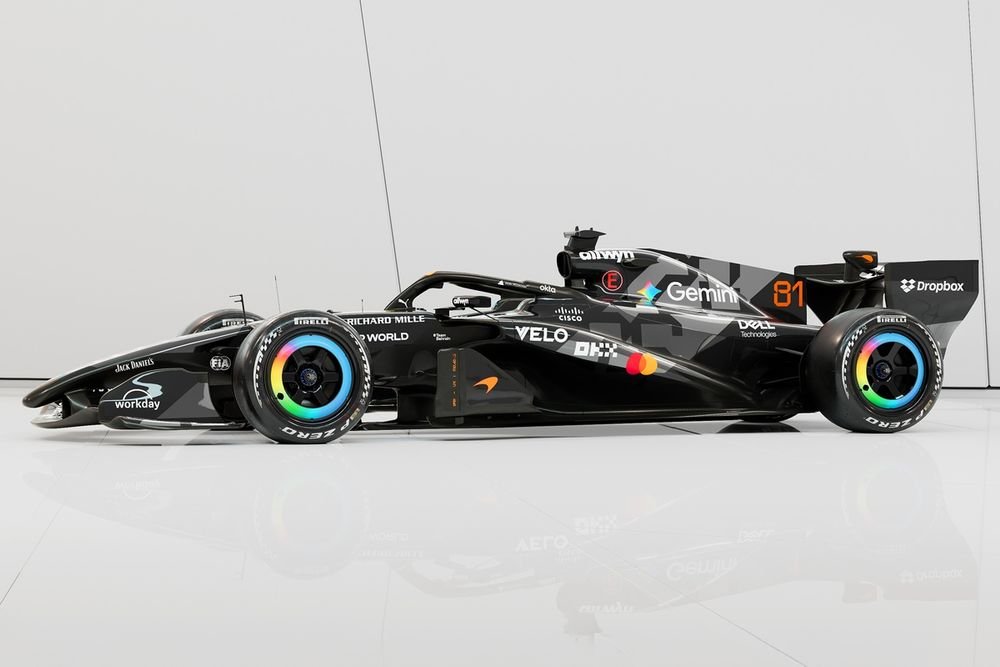 McLaren MCL40 livery