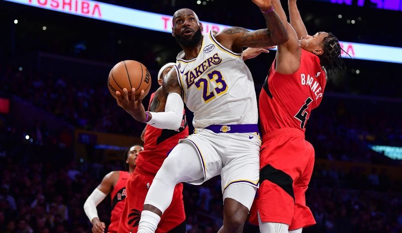 Lakers vs Clippers Prediction, Picks & Best Bets for Tonight’s NBA Game