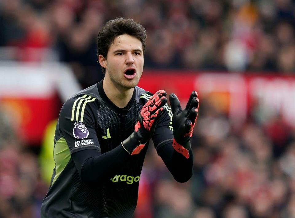 Senne Lammens of Manchester United during a Premier League match.