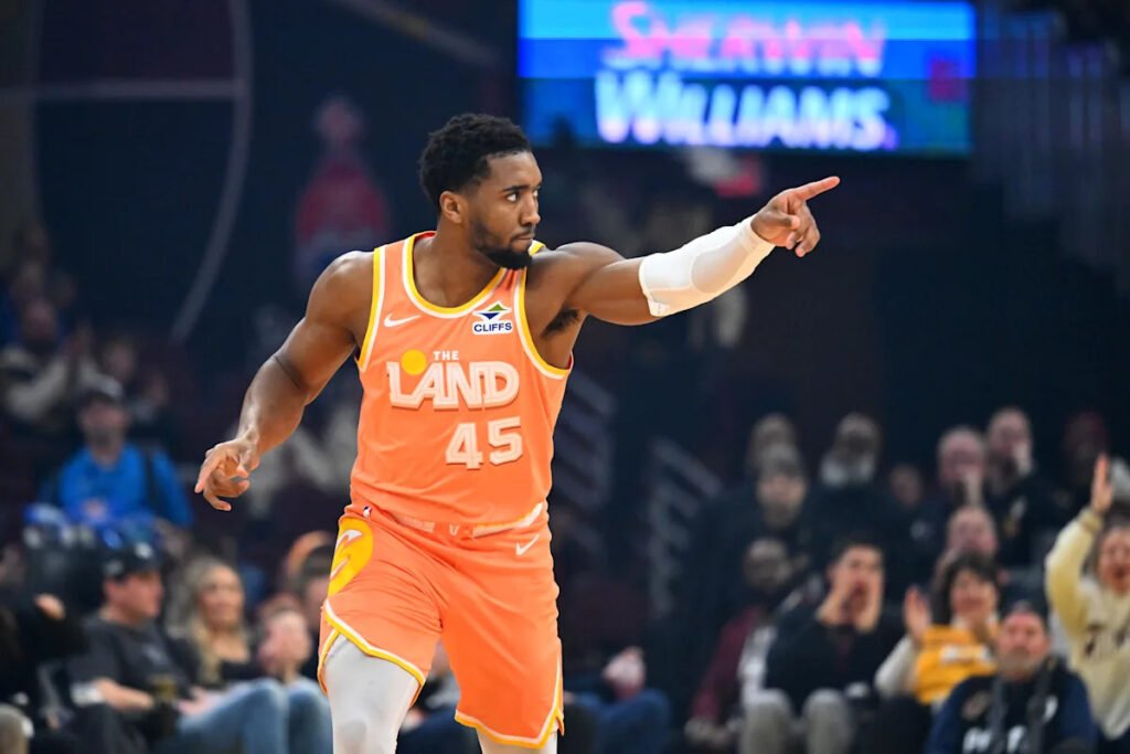 Donovan Mitchell scores 45, leading Cavaliers to 118-94 win over Magic