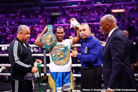 Edwin de Los Santos Signs With Zuffa Boxing at Lightweight