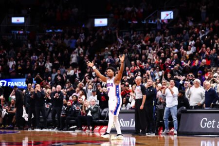 Kyle Lowry gets standing ovation from Raptors fans in 76ers win: ‘One of the greatest basketball moments of my career’