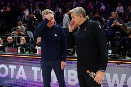 Coaches, players reflect on ‘bizarre, sad’ vibe as Warriors rout Wolves