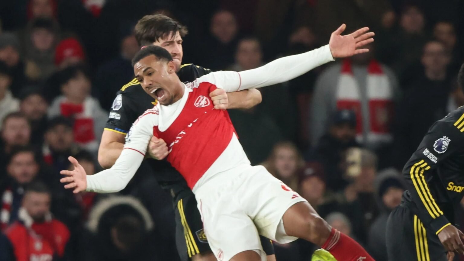 ‘He’s such a bully’ – Man Utd fans love what Harry Maguire did to Gabriel during 3-2 win over Arsenal