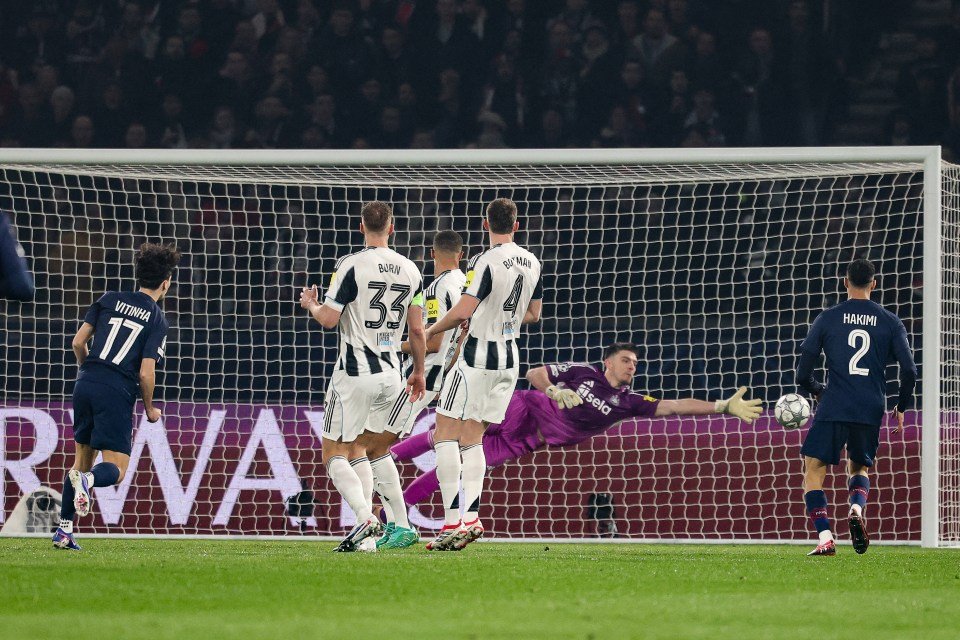 FBL-EUR-C1-PSG-NEWCASTLE