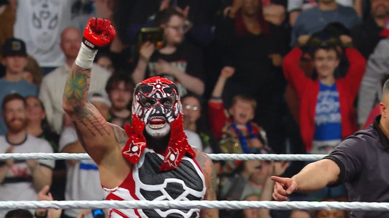 Penta Defeats El Grande Americano, Earns WWE Men’s Intercontinental Title Shot On Raw