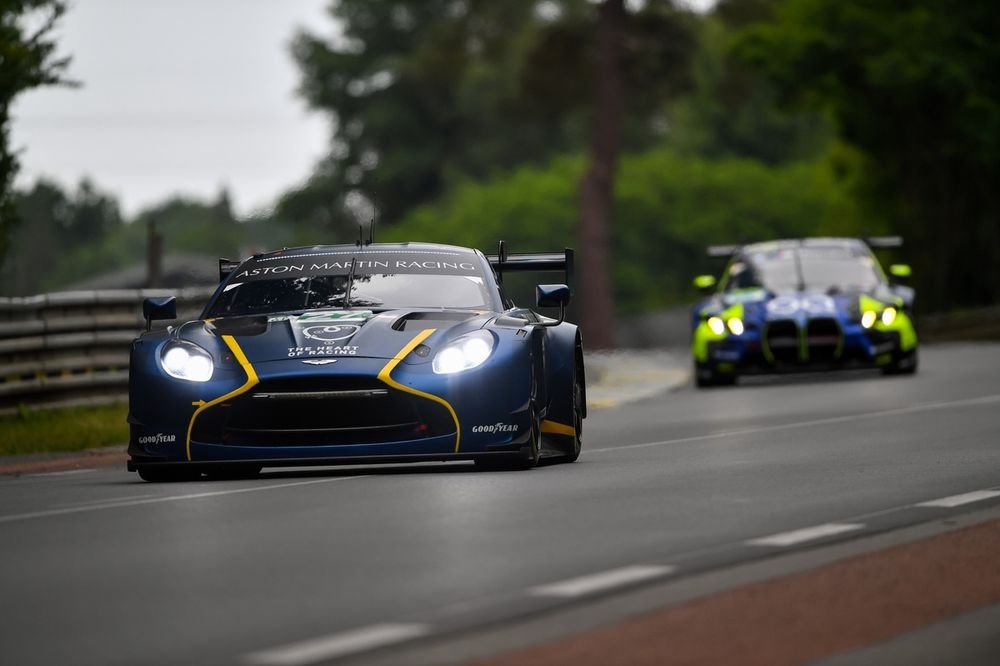 #27 Heart Of Racing Team Aston Martin Vantage AMR LMGT3: Ian James, Mattia Drudi, Zacharie Robichon