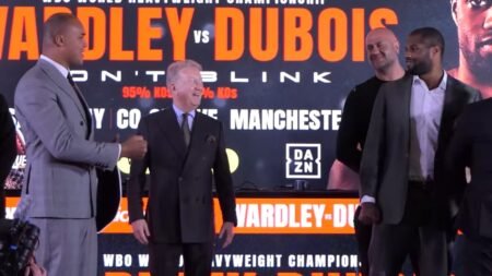 Dubois Declines Wardley’s Fist Bump at Kickoff Presser