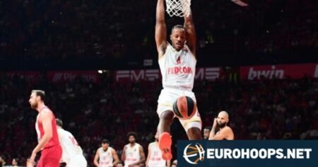 Μπλόσομγκεϊμ για Ολυμπιακό: “Αν ευνοείται από τη διαιτησία, γιατί δεν έχει πάρει Ευρωλίγκα πρόσφατα;”