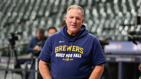 Two-time NL manager of year Pat Murphy agrees to new deal with Brewers