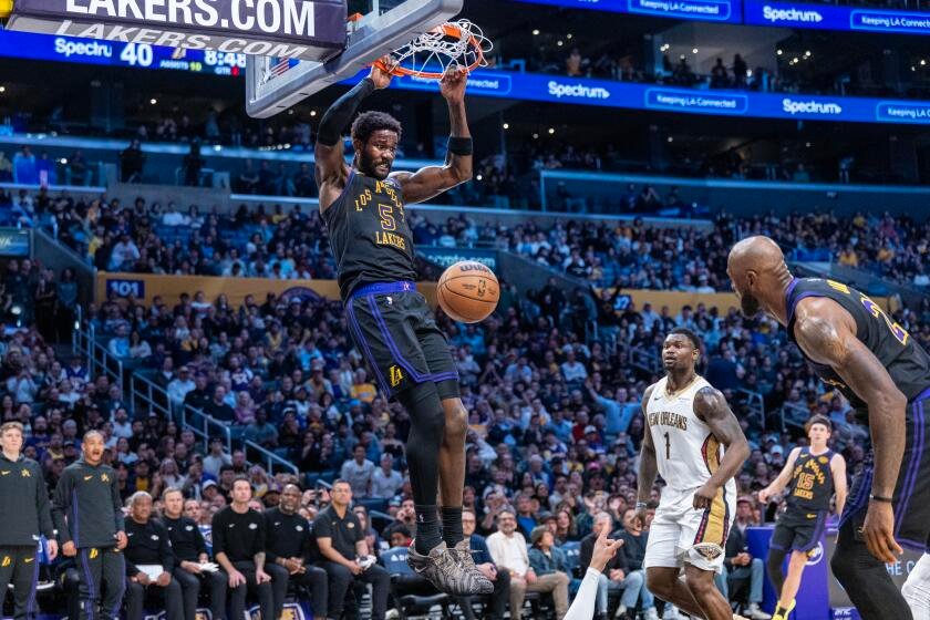 Lakers hope comeback win over Pelicans gives the team a timely boost