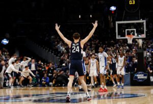 Elite 8 winners, losers: UConn comeback, droughts end, Duke chokes again