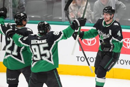 Heiskanen scores in overtime to push the Stars past the Blackhawks, 4-3
