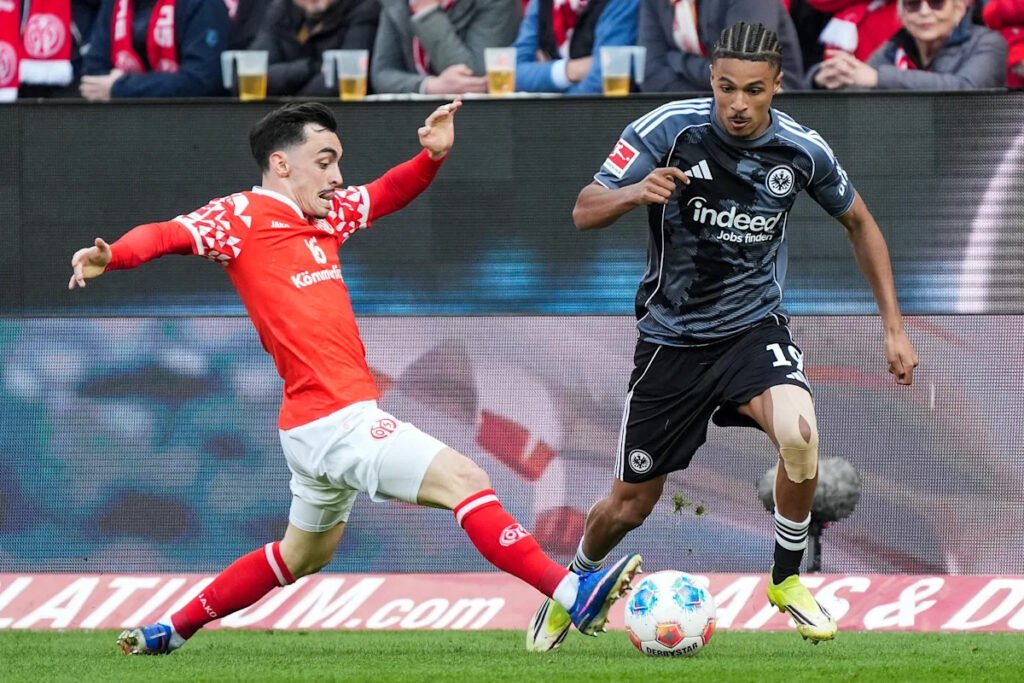 World Cup hero Götze omitted as Frankfurt loses Bundesliga derby 2-1 in Mainz