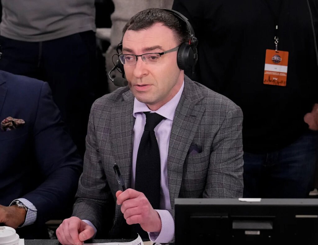 NBC reportedly hiring Jason Benetti as lead MLB play-by-play announcer
