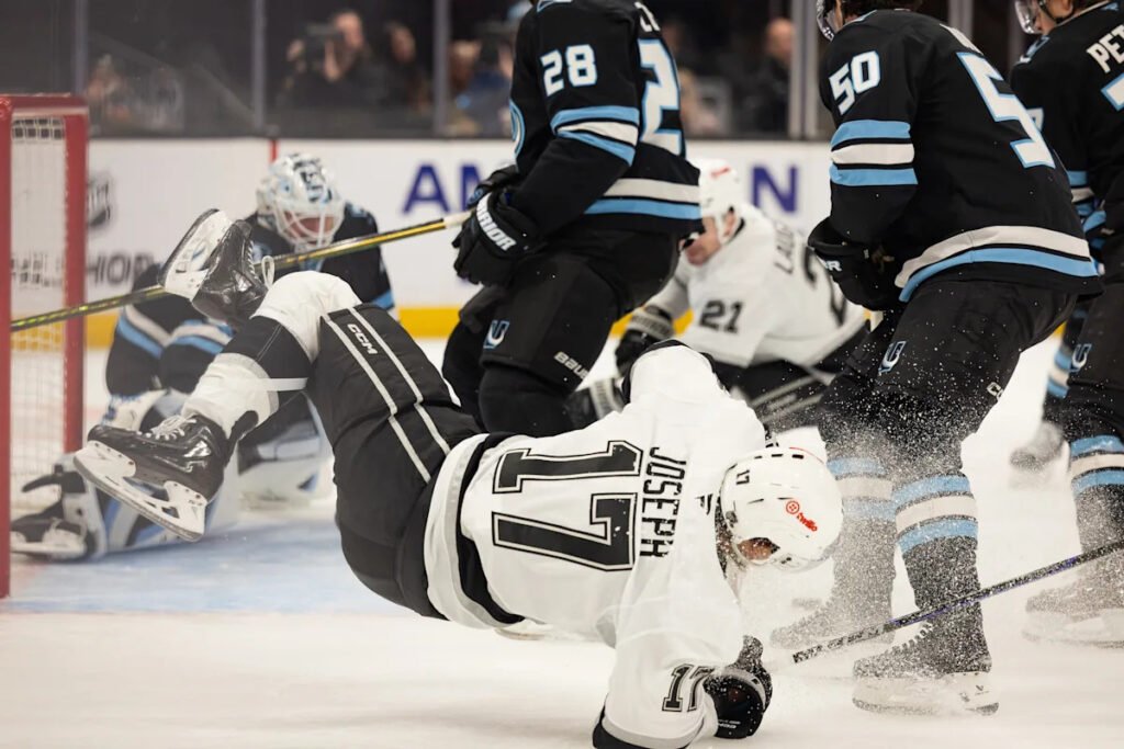 Schmaltz scores in OT to give the Mammoth a 4-3 victory over the Kings