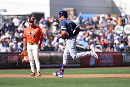 Giants perform their civic duty