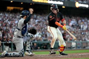 Giants finally on the board