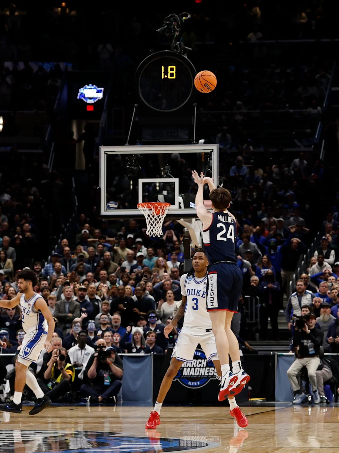 UConn defeats Duke behind miraculous Braylon Mullins game-winner from logo