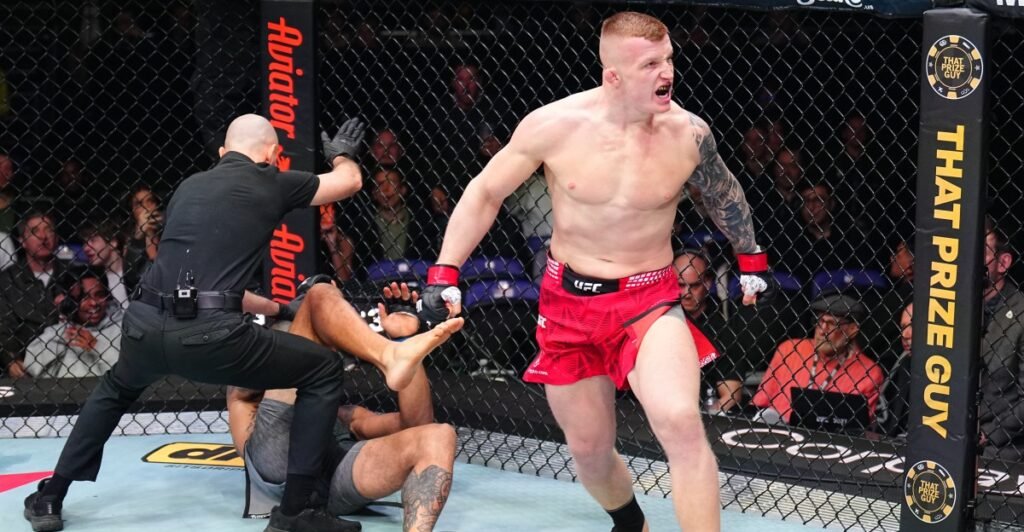 UFC London video: Iwo Baraniewski demolishes Austen Lane with brutal knockout in just 28 seconds