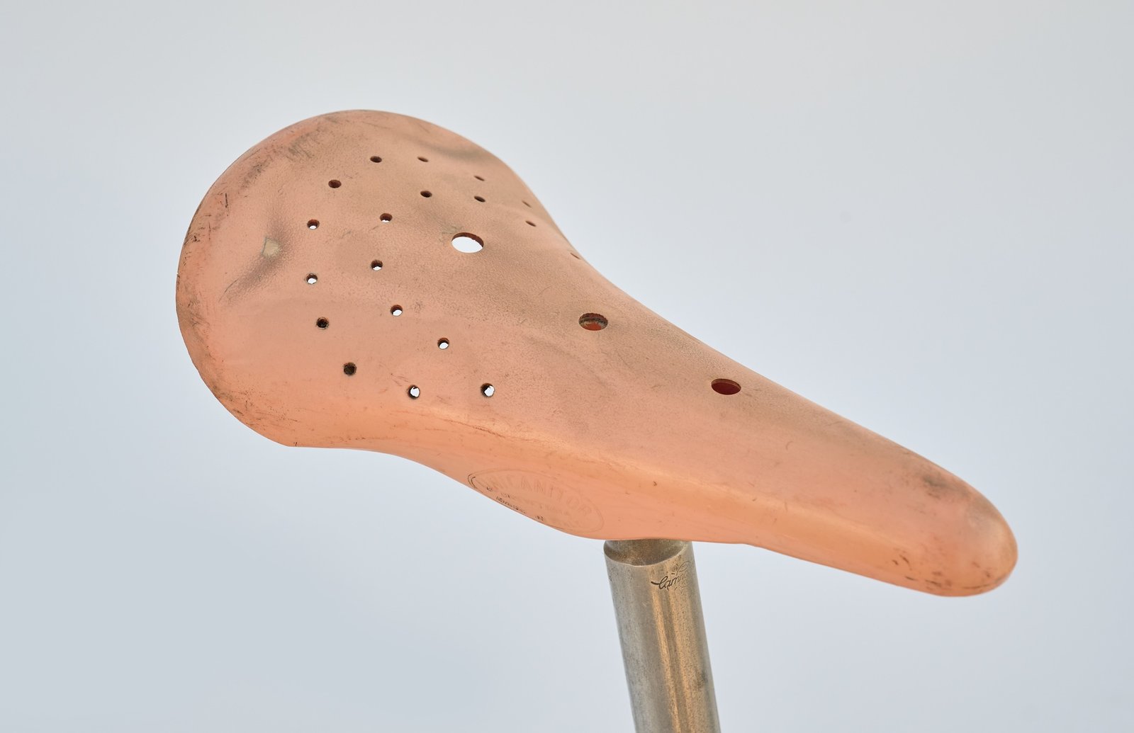 Plastic saddle on Tommy Godwin classic track bike