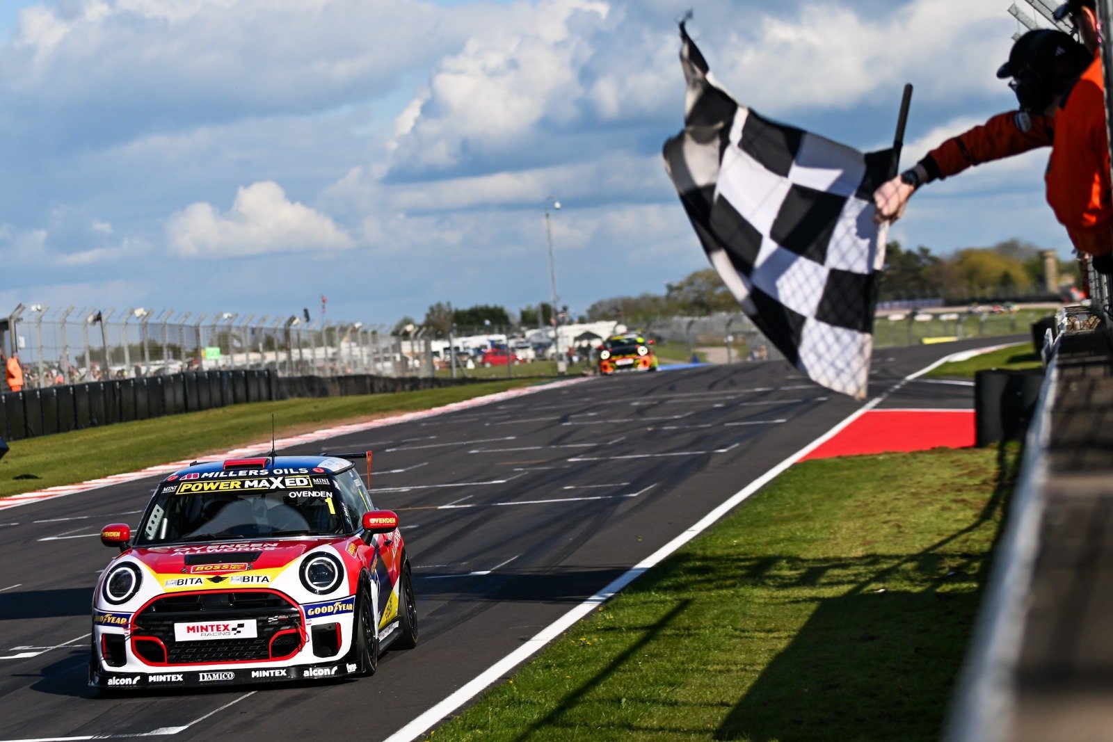 Reigning champion got his title defence off to a flier