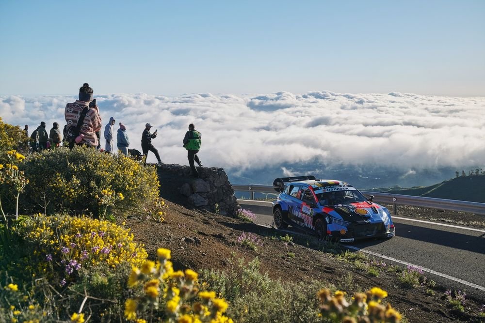 Thierry Neuville, Martijn Wydaeghe, Hyundai Shell Mobis World Rally Team Hyundai i20 N Rally1
