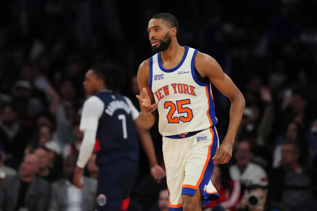 Mikal Bridges plays 23 seconds, extends NBA’s longest active streak to 638 consecutive games