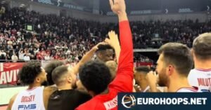 Ολυμπιακός/παρακάμερα: Το φατούρο σε Φαλ και το κασκόλ από Ναύπακτο του Ουόκαπ (Video)