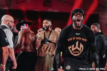Deontay Wilder Beats Derek Chisora in Close Split Decision Fight