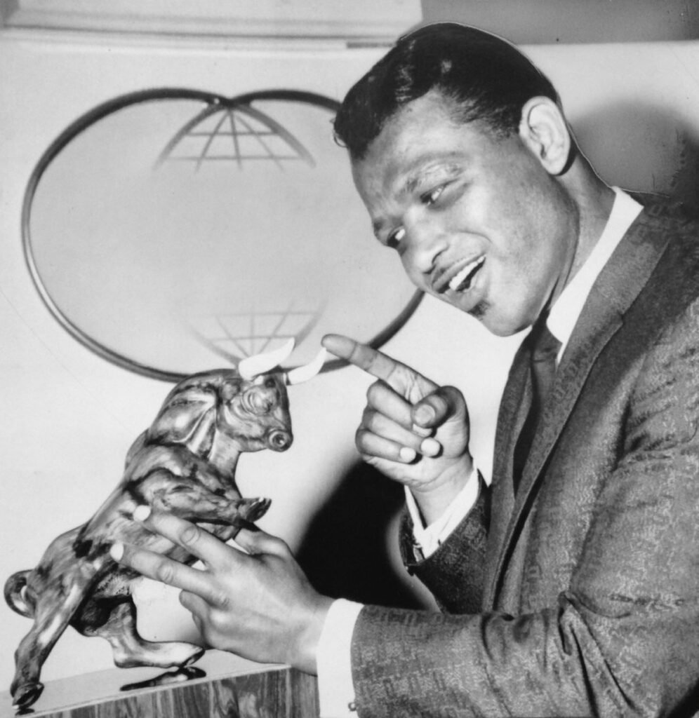 Sugar Ray Robinson’s 129-1 Start Anchors Atlas’ Claim