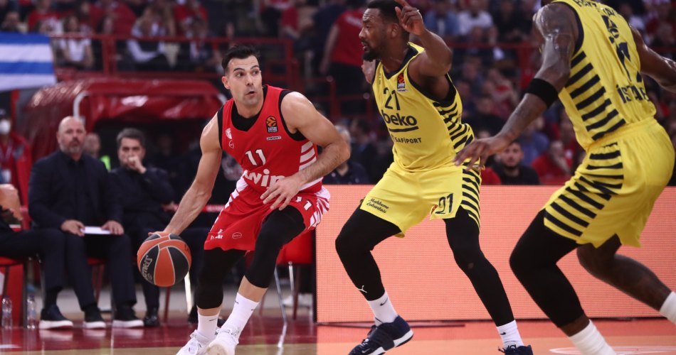SloukasKostas-Olympiacos-Fenerbahce-Game2